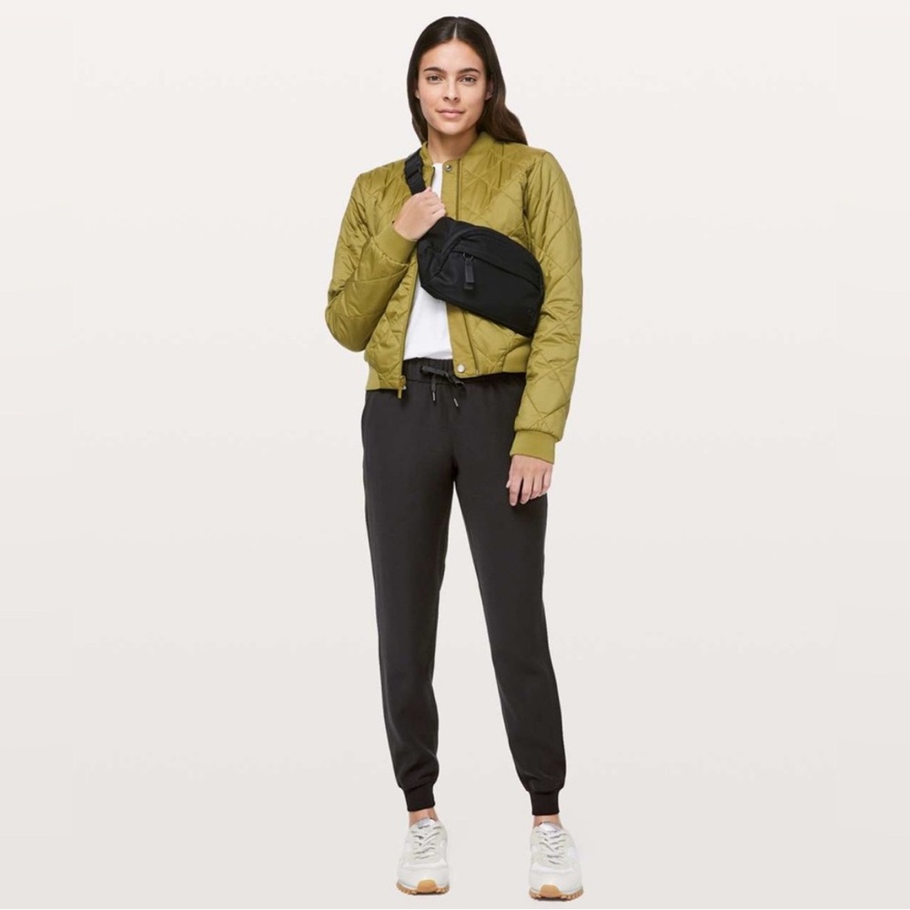 Lululemon On The Fly Jogger in Black.